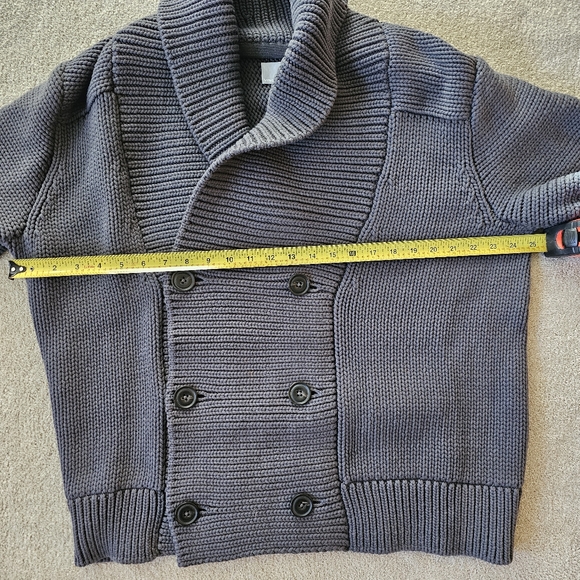 VINCE Large Double Breasted Heavy Sweater. - Picture 4 of 8